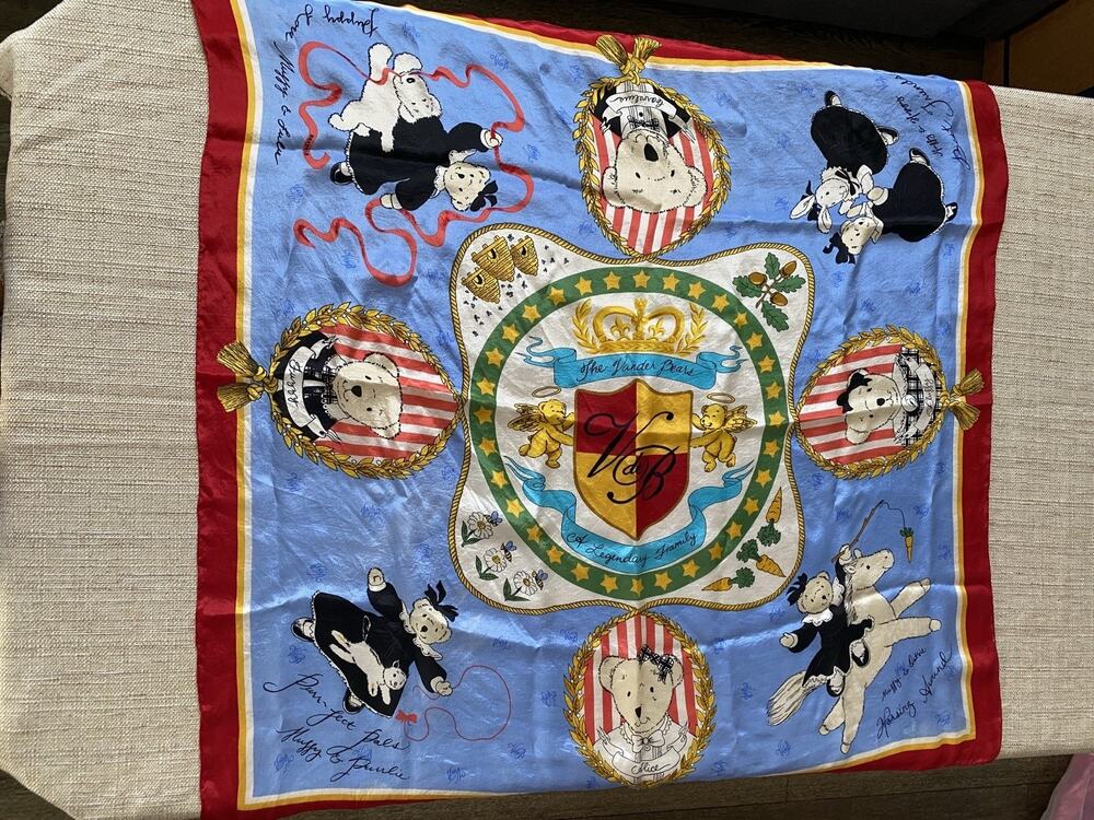 VANDERBEARS SILK SCARF VINTAGE COLLECTIBLE 33X33